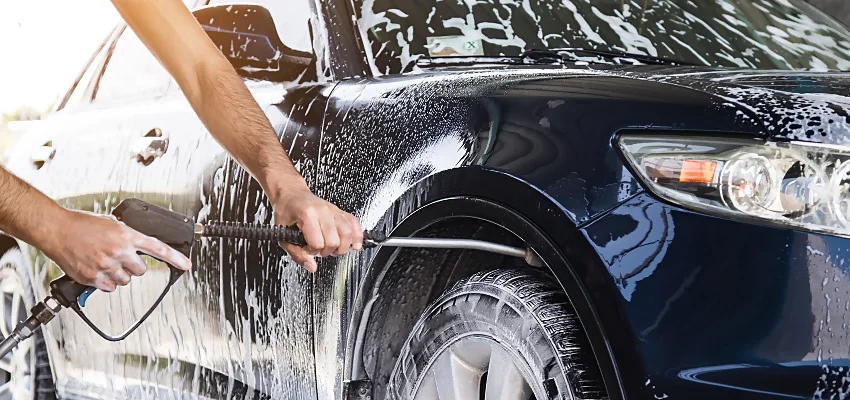 Nettoyage et soins de la voiture 