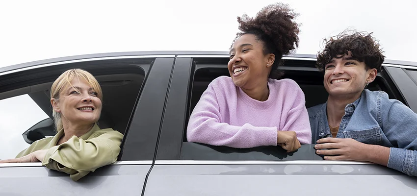 Enfants dans une voiture